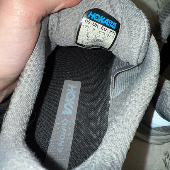 Men’s gray Hoka tennis shoes - Picture 10 of 10